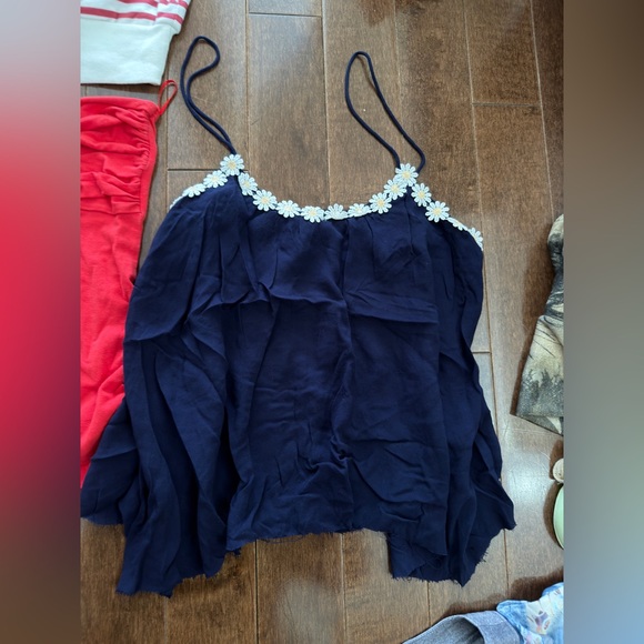 26 Tops Bundle - Picture 12 of 15